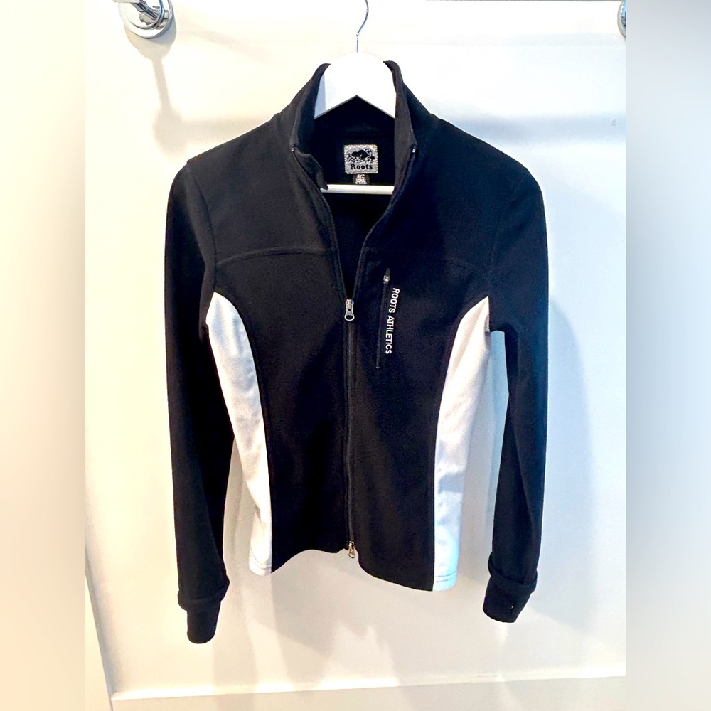 Roots Athletics - polar fleece to be worn under ski jacket